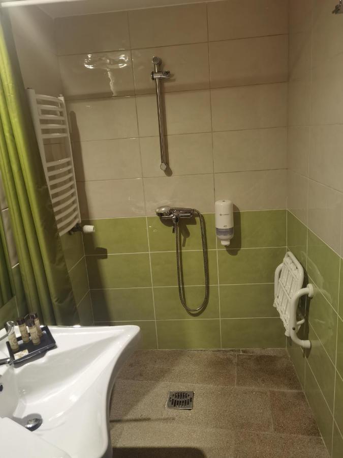 Casa Dos Pocos Hotel Vilar Torpim Luaran gambar